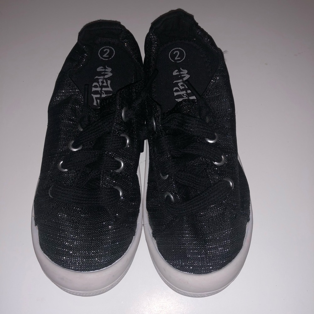 Girls shoes